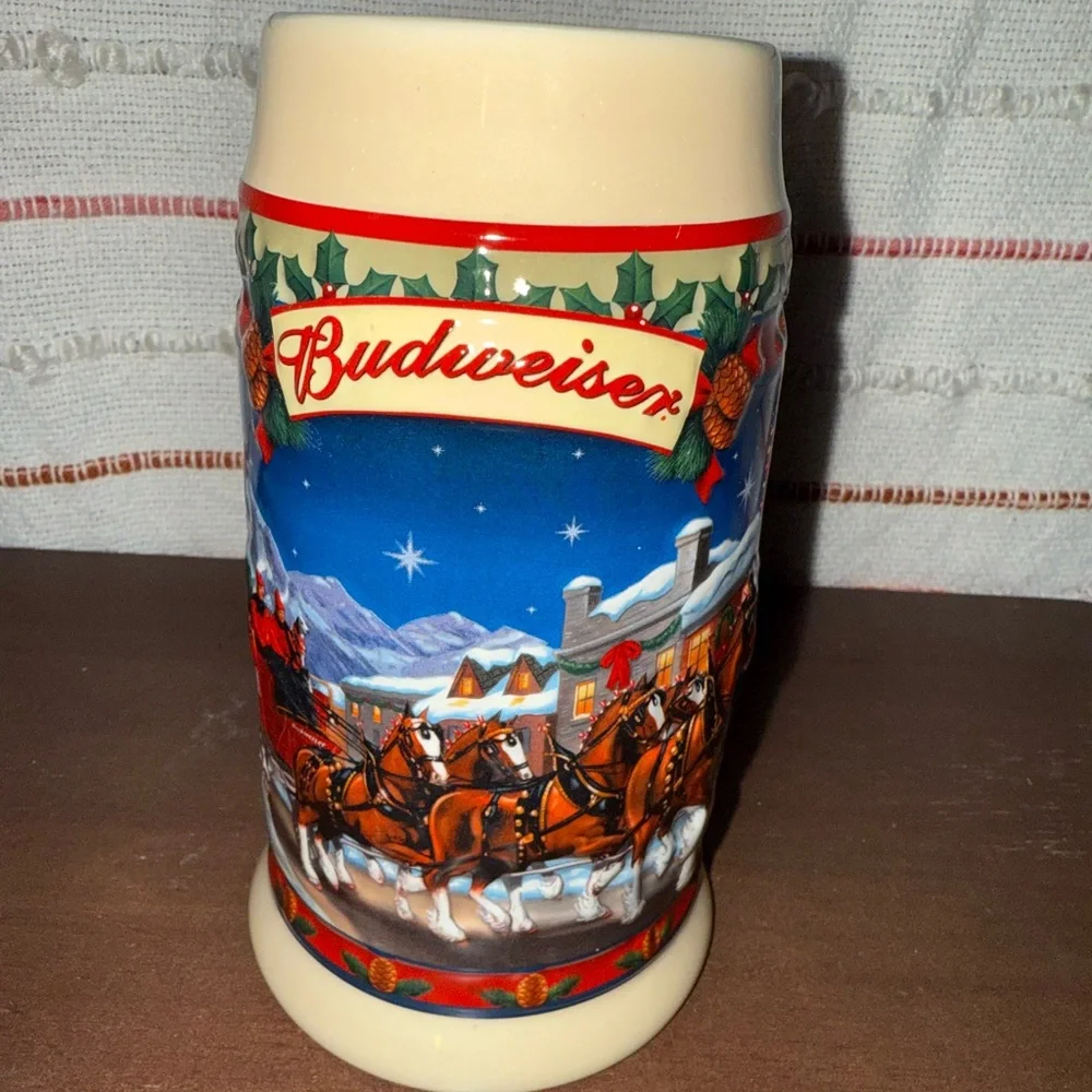 Vintage Budweiser 2003 Clydesdales Old Towne Holiday Stein - Red and‎ Blue